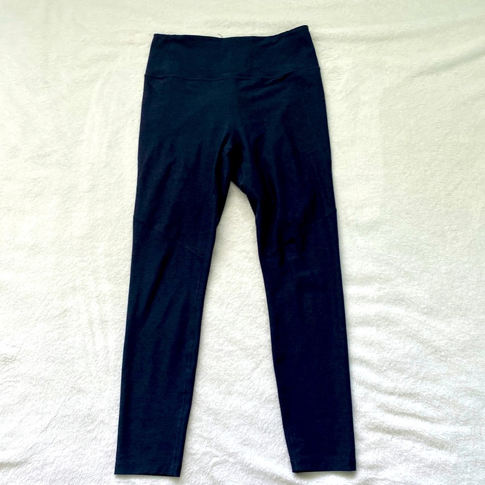 Woman’s outdoor voice leggings
